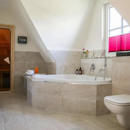 Luxus Reetdachhaus In Mit Sauna * Fuhlendorf (Mecklenburg-Vorpommern)