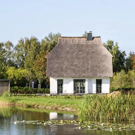 Luxus Reetdachhaus In Mit Sauna